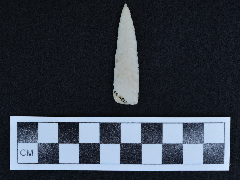 Lanceolate, parallel diagonal flaking