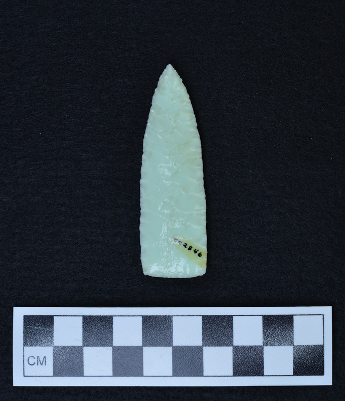 Parallel diagonal flaking to midline