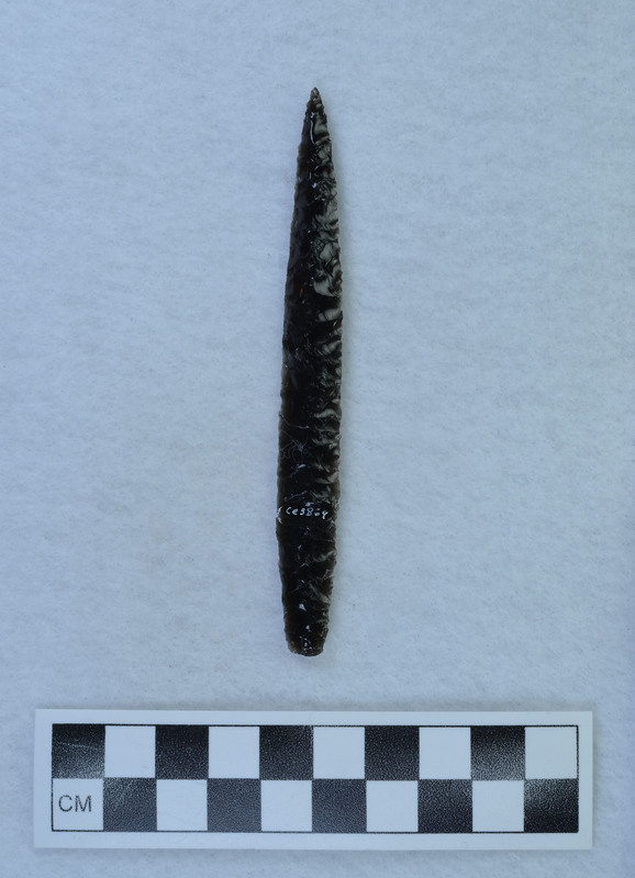 Collateral flaking ending at well-defined midline, lanceolate style