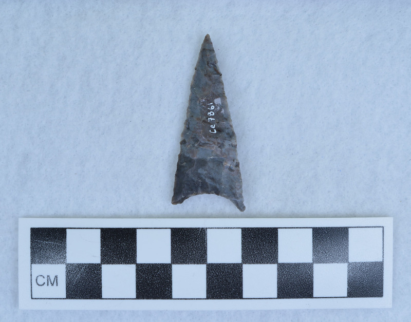 Triangular, collateral flaking