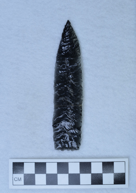 Lanceolate, Titmus flaking, broken/glued