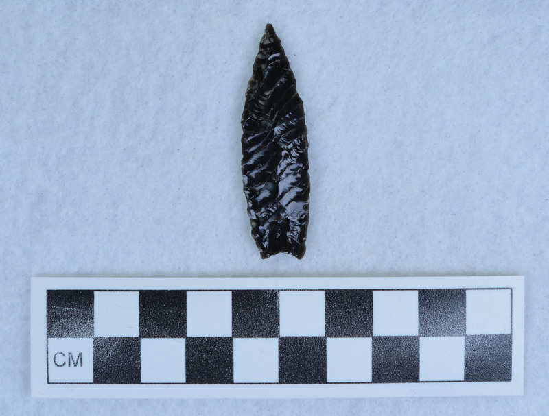 Titmus holding tech., parallel diagonal flaking