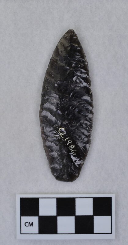 Lanceolate style, base is thinned and slightly ground