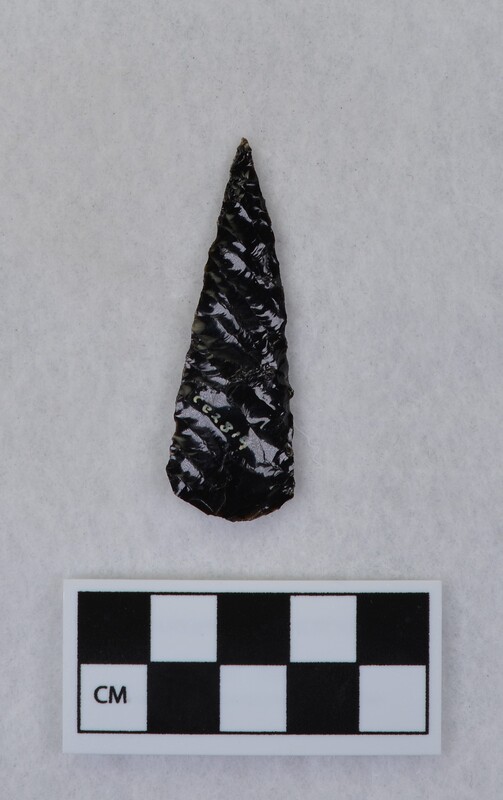 Lanceolate style, parallel diagonal flaking