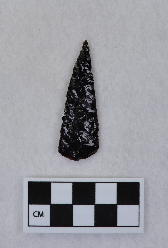 Lanceolate style, parallel diagonal flaking