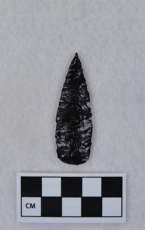 Lanceolate, parallel diagonal flaking