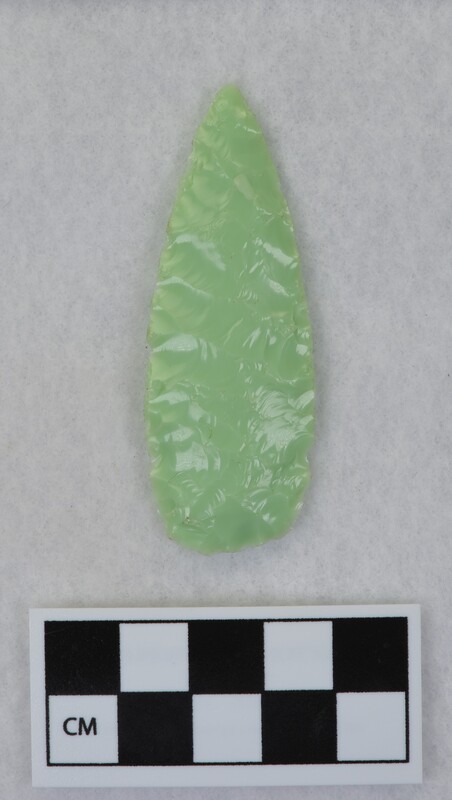 Lanceolate, parallel diagonal flaking