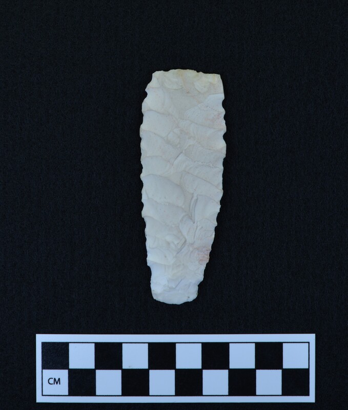 Wide diagonal flaking