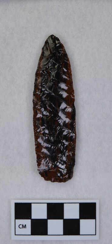 Parallel diagonal flaking, lanceolate style, cortex at the proximal end