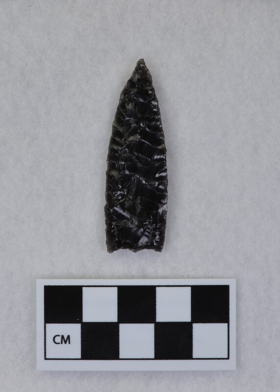 Lanceolate, diagonal parallel flaking