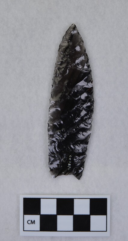 Lanceolate style, basal margin lightly ground, base thinned, concave base