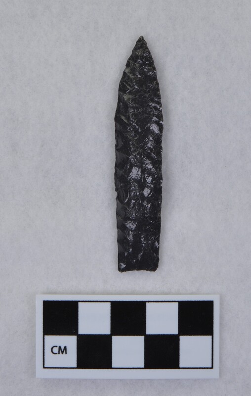 Lanceolate style, basal margins ground, some basal thinning