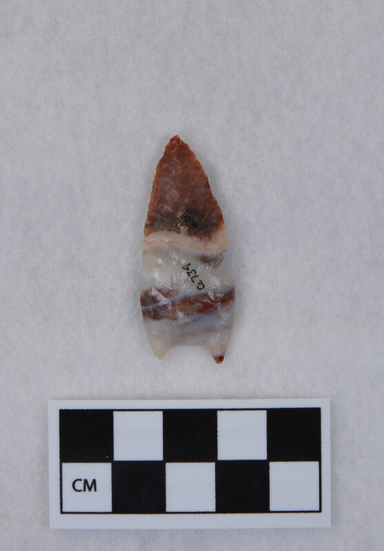 Lanceolate with concave base, basal thinning