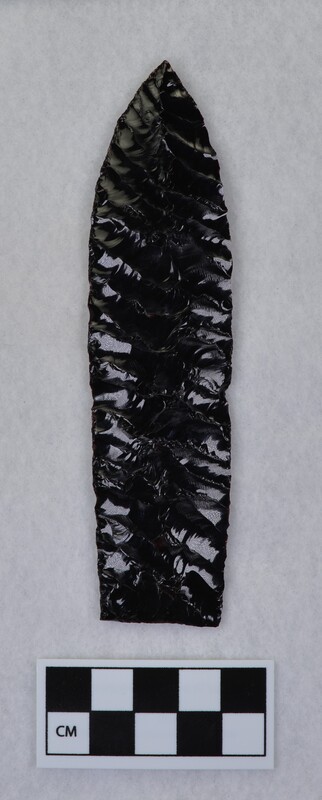 Lanceolate style, ground basal margins and basal thinning