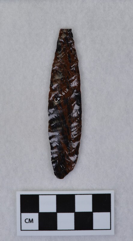 Parallel diagonal flaking, Titmus technique, broken tip, lanceolate