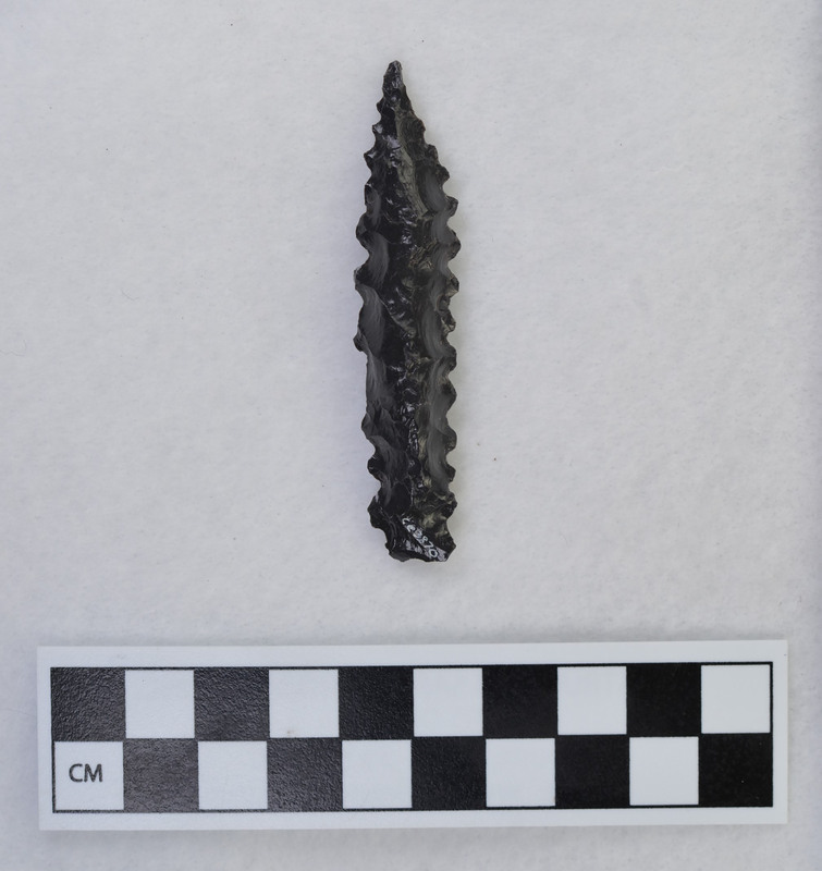 Serrated with steep pressure flakes