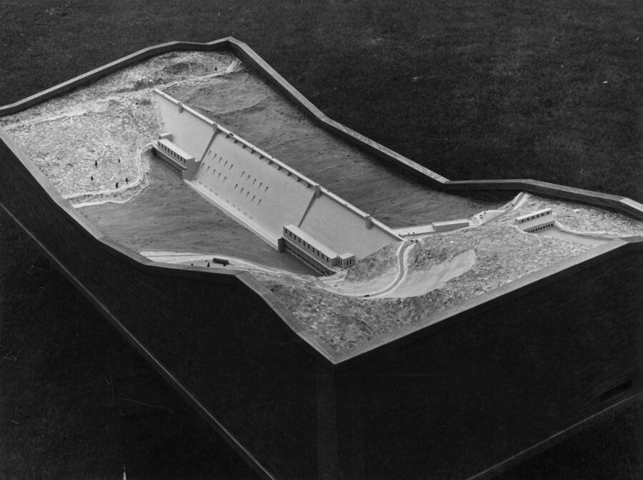 Scale model of Grand Coulee Dam