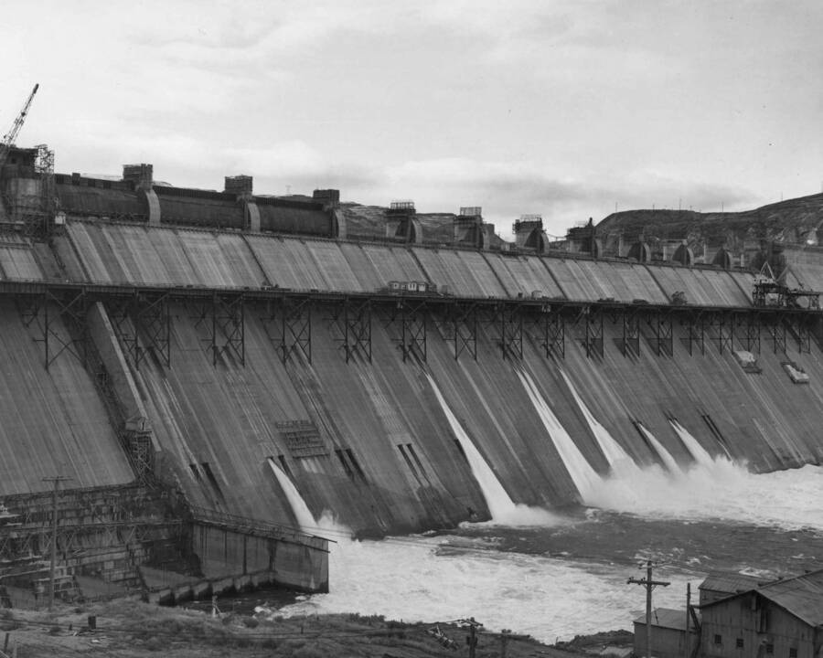 Downstream photo of the spillway section at Grand Coulee Dam