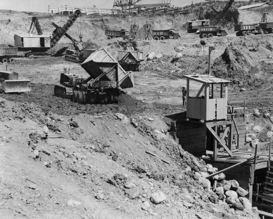 View of a variety of heavy machines taking part in excavation operations