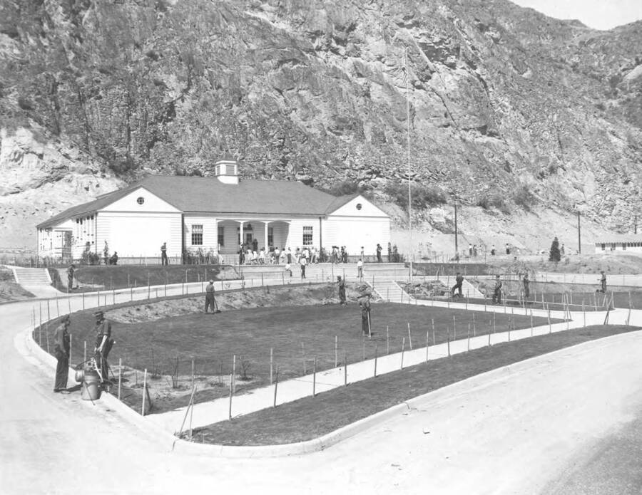 Image of a permanent community structure at Coulee Dam