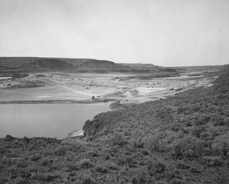 Columbia Basin Project, Irrigation Division, Long Lake Dam, Spec. #1401, J.A. Terteling and Sons, contractor. Long Lake Dam 169 days after start of construction. Long Lake Dam is two miles northeast of Stratford, Washington. A.W. Bauman, photographer.