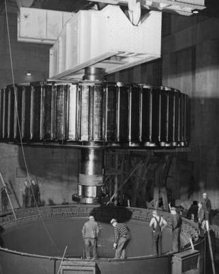 Lowering the L-7 rotor into place