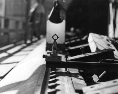 Aim crosshairs for aligning drum gates.