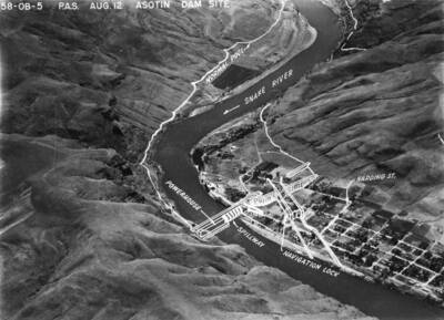 Rendition of proposed Asotin dam. For description, please see photo 94-0 39