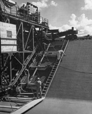 West Canal, Specs. 1286, Winston-Utah Co. Finishers' platform following Guntert and Zimmerman paver.