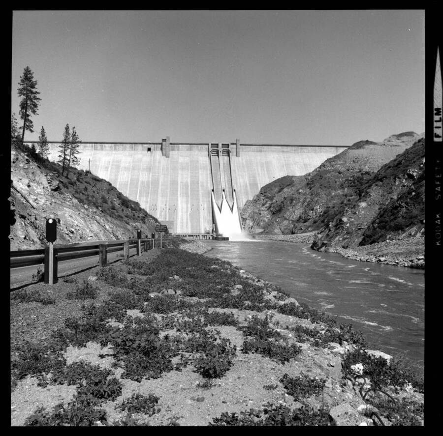 Photograph of the Dworshak Dam.