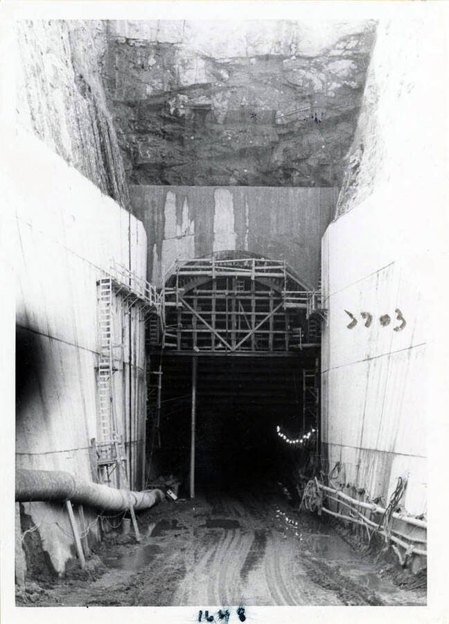 Photograph of the finished entrance to the diversion tunnel.