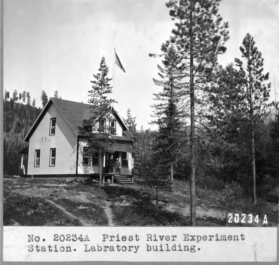 Filed in Priest Creek Experimental Forest Photo box #4: "Priest River Experimental Station Laboratory building."