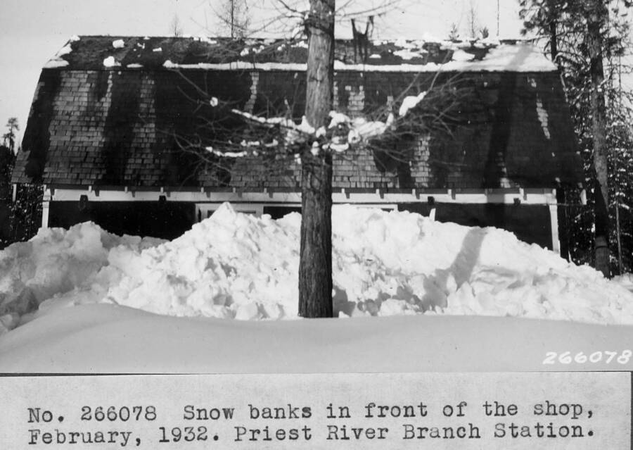 Snow banks in front of the shop, February 1932. PR Branch Station.