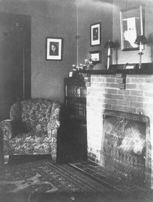 A photograph of the living room while the Larsens lived in Priest River.