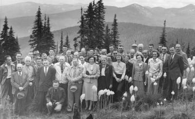 Participants at the Gisborne Mountain dedication and unveiling of Gisborne plaque.
