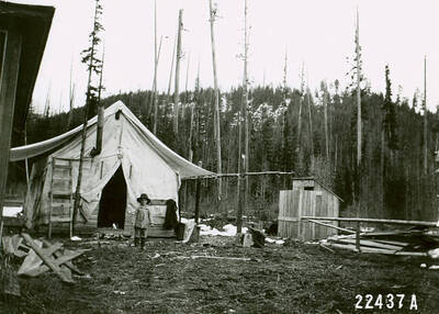 Priest River Experimental Station, Priest River, Idaho. Showing one of the Ranger Assignment tents showing the condition Rangers left things in when they left. Nothing to do but clean up last 2 days.