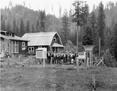 Univ of Idaho field trip spring 1928 at weather station, Gisborne and Wellner in picture.