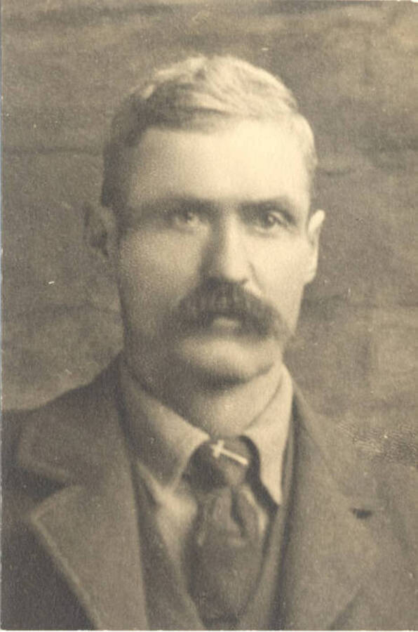 Portrait of Stanton Gilbert Fisher, pioneer and volunteer U.S. scout during the Nez Perce War.