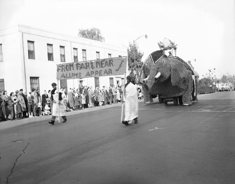 Homecoming floats in parade in downtown Moscow.