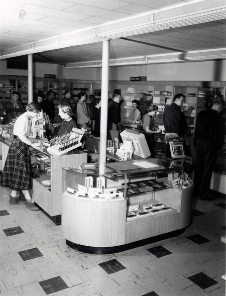 A group of students browsing in the University of Idaho bookstore.