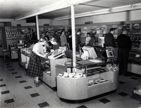 A group of students browsing in the University of Idaho bookstore.