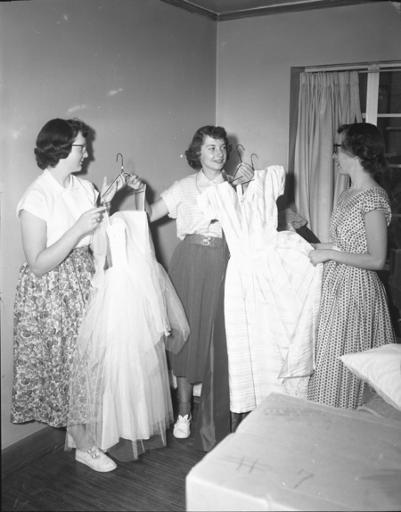 New students unpacking their bags.