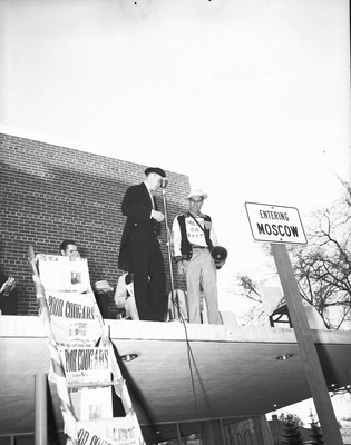 Students gather to celebrate that Idaho defeated WSC 10-0.