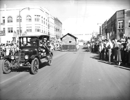 The Homecoming Parade in downtown Moscow.