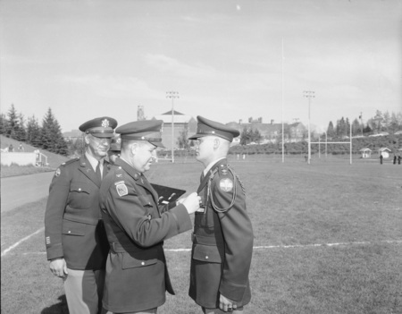 Army ROTC members receiving rewards