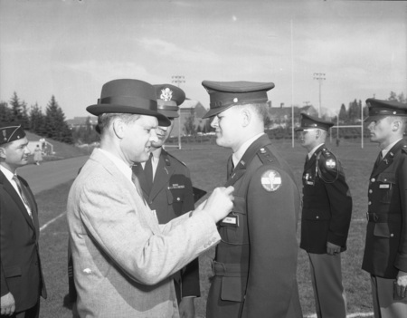 Army ROTC members receiving rewards