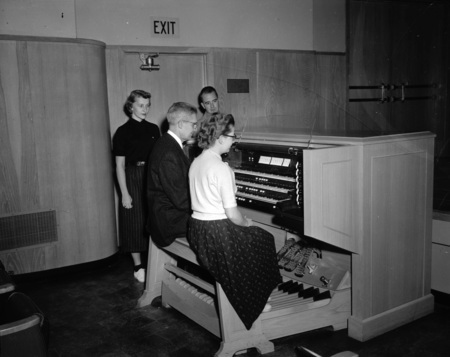 Organ students Shirley Danielson, Carl Weinrich, touring artist, James Horn, and Margaret Johnson.
