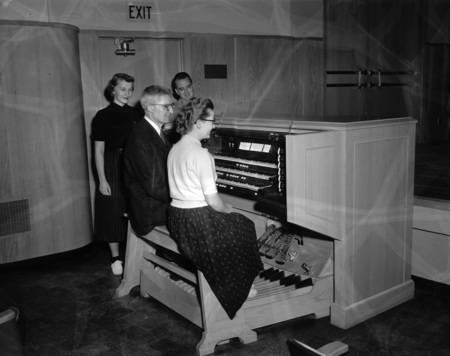 Organ students Shirley Danielson, Carl Weinrich, touring artist, James Horn, and Margaret Johnson.