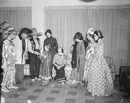 History conference on Native American costumes.