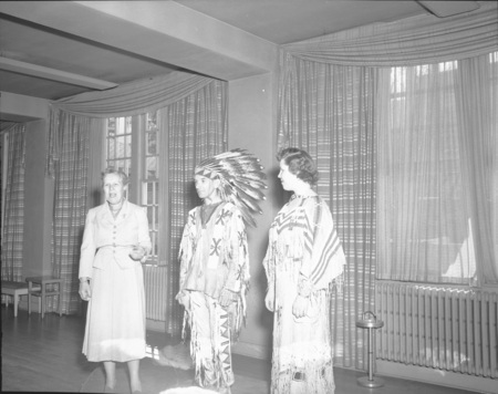 History conference on Native American costumes.